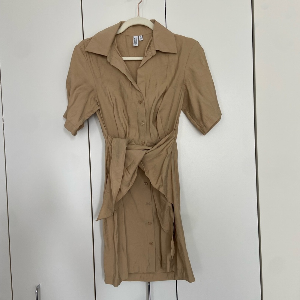 Elegant Tan Button-Up Dress with Tie Waist